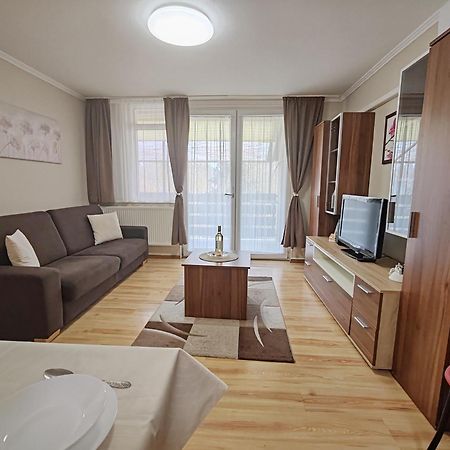 To Apartman Gunarasfuerdo Dombóvár Eksteriør bilde