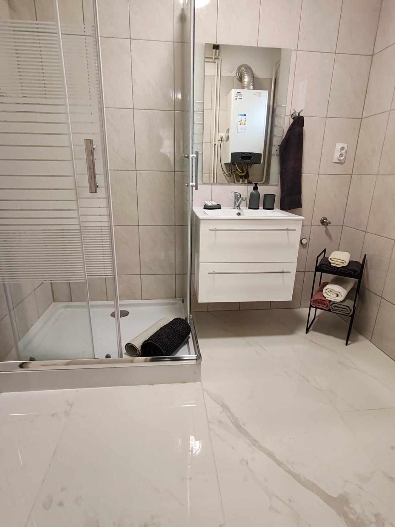 To Apartman Gunarasfuerdo Dombóvár Eksteriør bilde