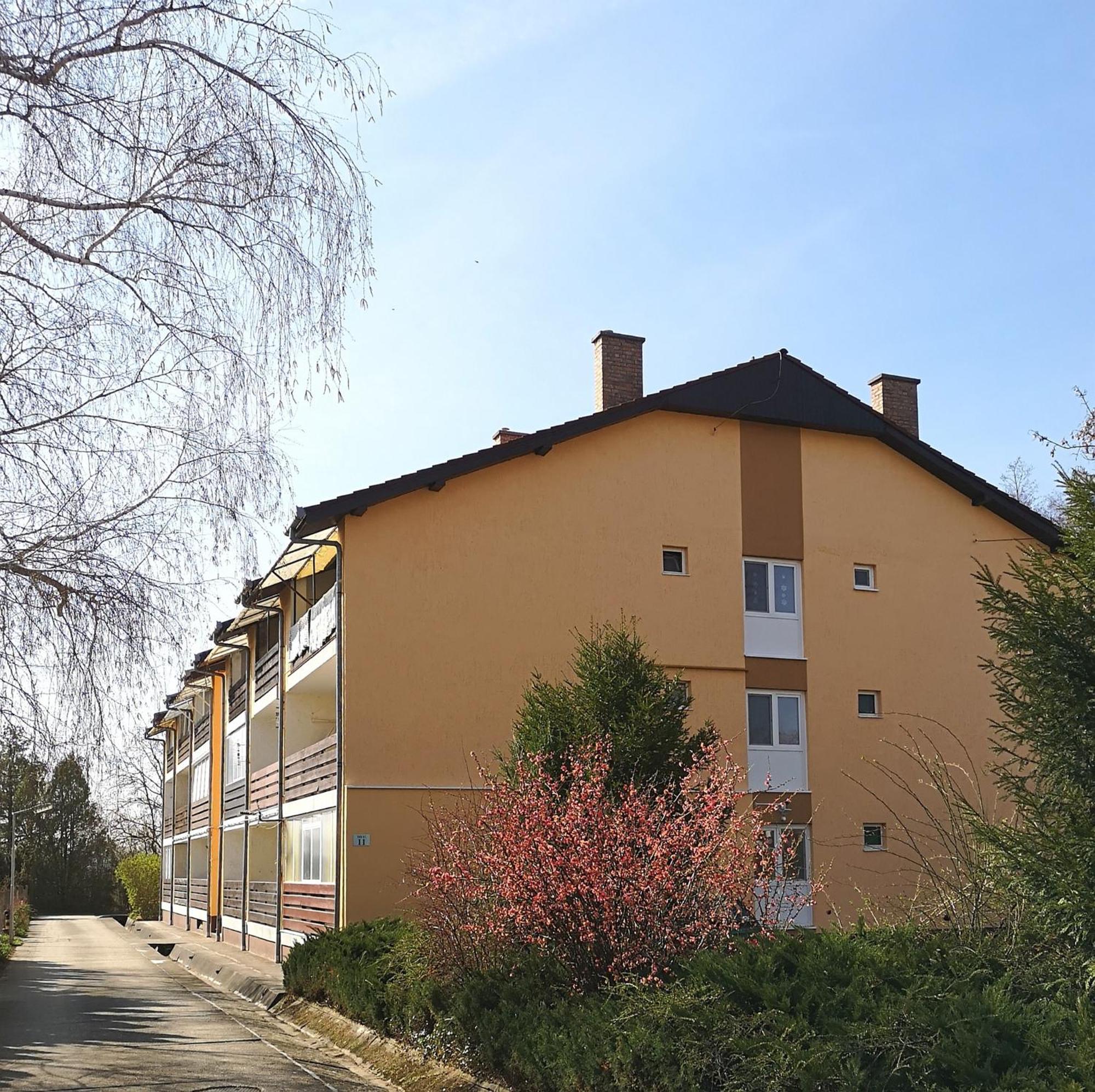 To Apartman Gunarasfuerdo Dombóvár Eksteriør bilde